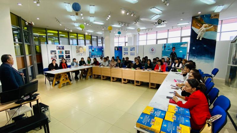 А во Дворце школьников прошел методический семинар с целью ознакомления с учебниками «Казахский язык и литература»